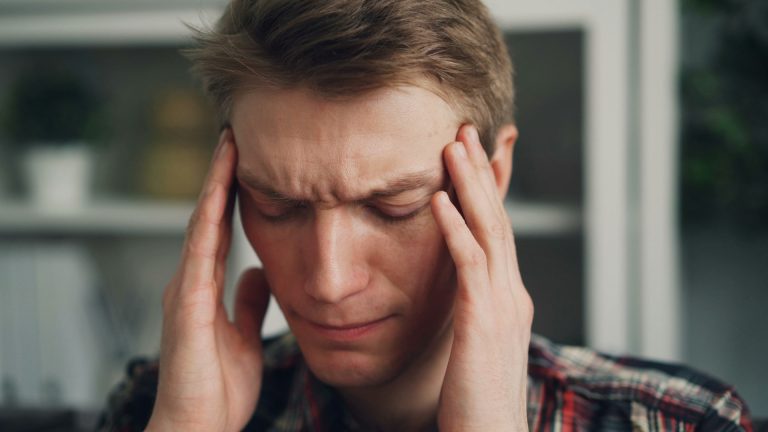 mimic migraine